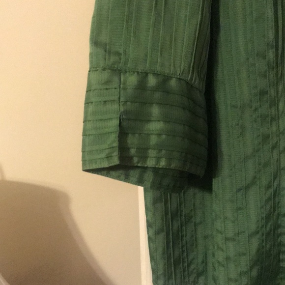 Button down blouse - Picture 2 of 6